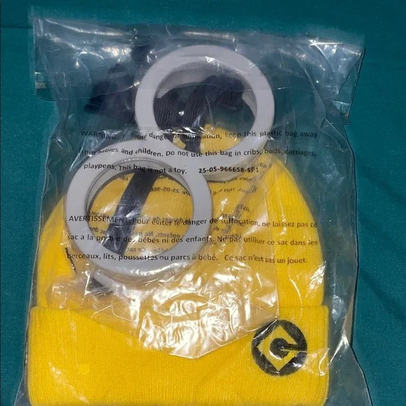 New Minion Set. Cosplay set includes 1 steampunk goggles, 1 yellow beanie hats - Picture 1 of 5